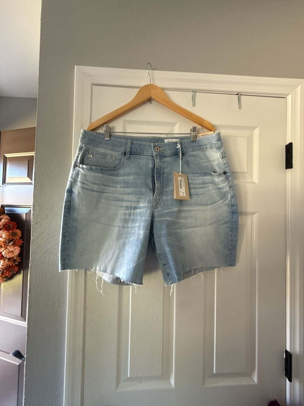 AG Adriano Goldschmied Ex-Boyfriend Short Size 33 Coastal Shore Denim